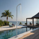black outdoor floor to ceiling vertical shower, poolside beach bathhouse faucet hw1002